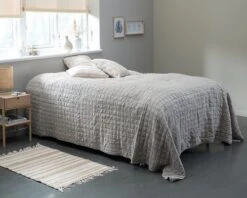 Couvre-lit BALLBLOM 240x260 Beige -Royal Oak || DODO || Basic Soldes Magasin 149598