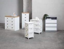 Commode 4 Tiroirs MARKSKEL Blanc/coloris Chêne -Royal Oak || DODO || Basic Soldes Magasin 149744