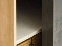 Armoire SALTOV 150x222 Chêne/noir -Royal Oak || DODO || Basic Soldes Magasin 165233